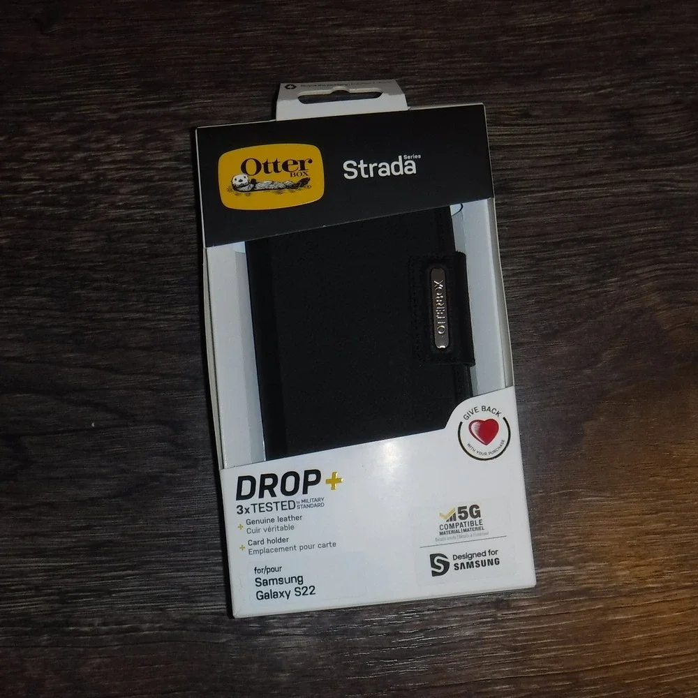 Otterbox‎ Strada Series Black Leather Case for Samsung Galaxy S22